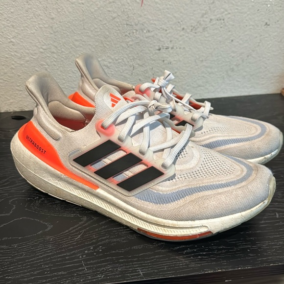 Ultraboost 23 Light “White Solar Red” size 11 - Picture 1 of 4
